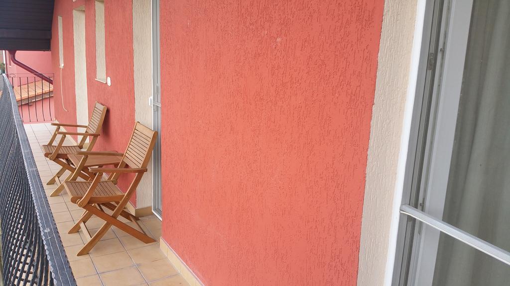 Family Pension Arad Exterior photo