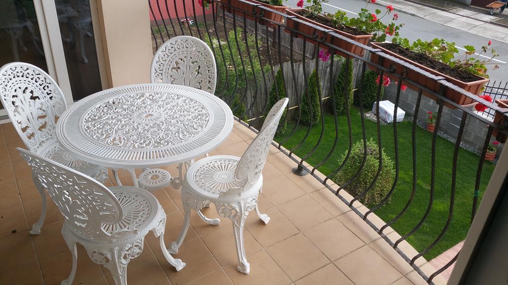 Family Pension Arad Exterior photo